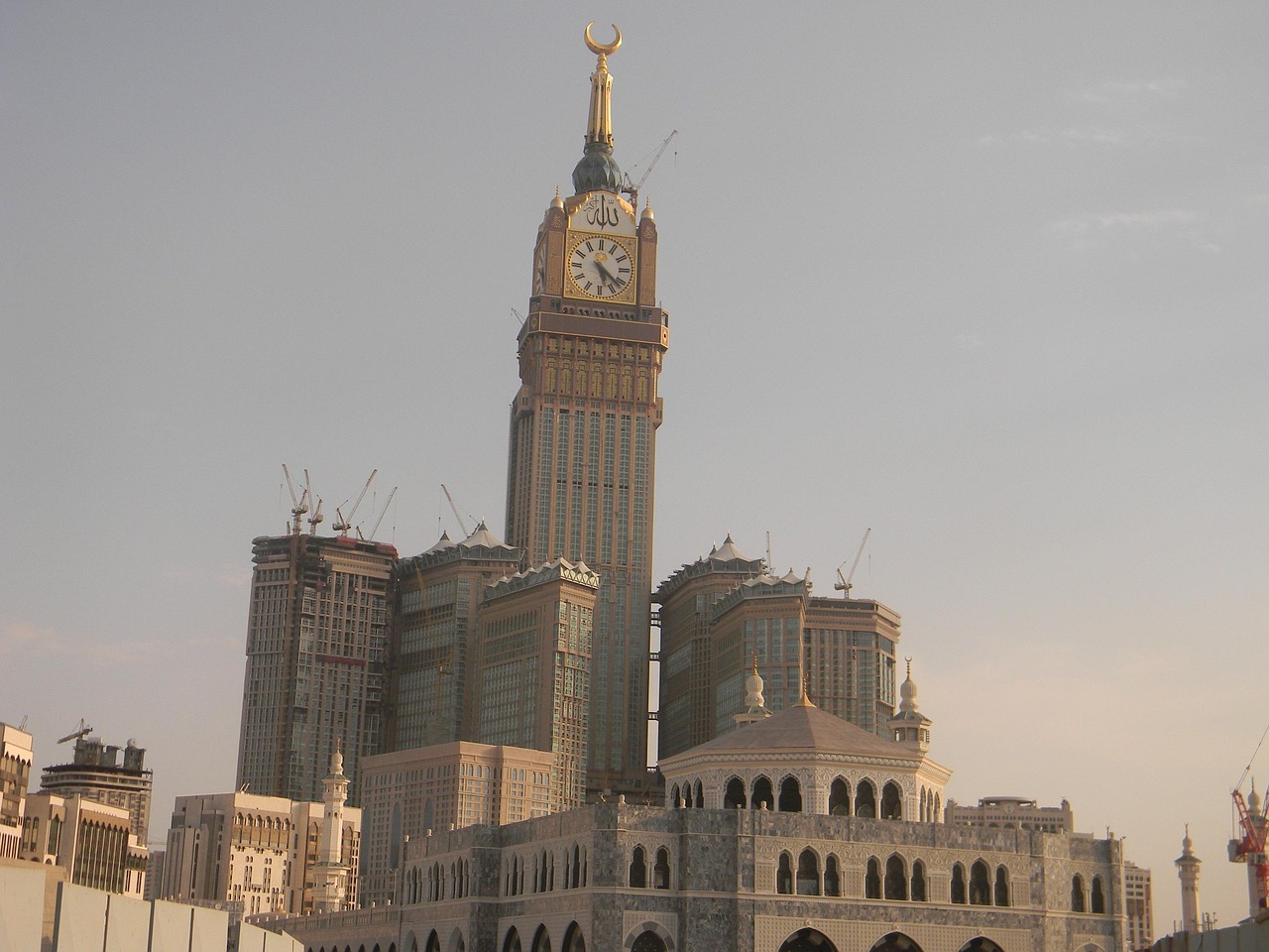 وفاة أمير من آل سعود (بيكسابي)