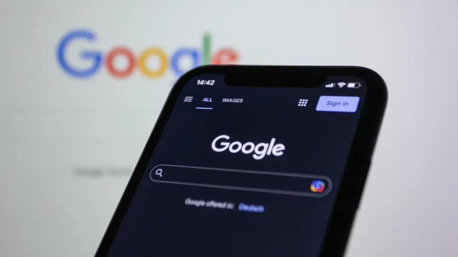 جوجل تحذر من عمليات التصيد الاحتيالي عبر جيميل.. وتدعو لتفعيل هذه الخاصية (بيكسلز)