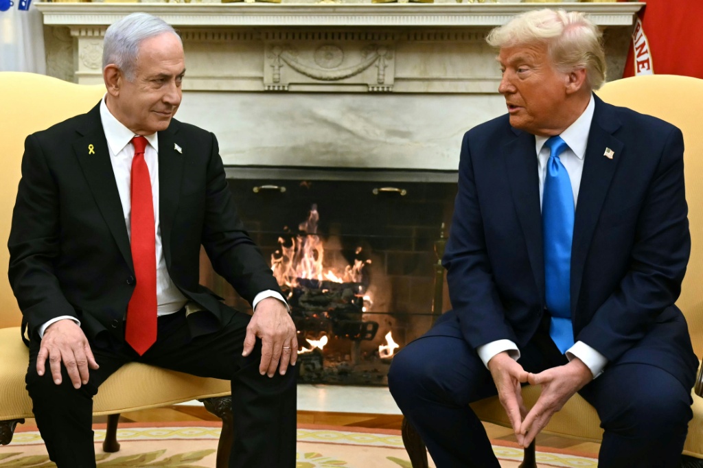 أضافت أن الأمريكيين “يشعرون أن إسرائيل تضع العديد من الصعوبات في طريق فوز ترامب بجائزة نوبل للسلام” (أ ف ب)