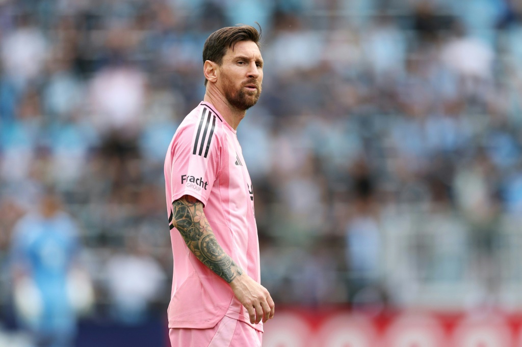 النجم الأرجنتيني ليونيل ميسي خلال مباراة فريقه إنتر ميامي مع مضيفه مينيسوتا يونايتد في الدوري الأميركي لكرة القدم. سانت بول، مينيسوتا، في 10 أيار/مايو 2025 (ا ف ب)