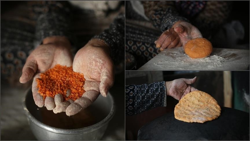 (تقرير) أمهات غزة.. من المعكرونة يصنعن الخبز ومن الأطفال ينجبن أيتاما (الأناضول)
