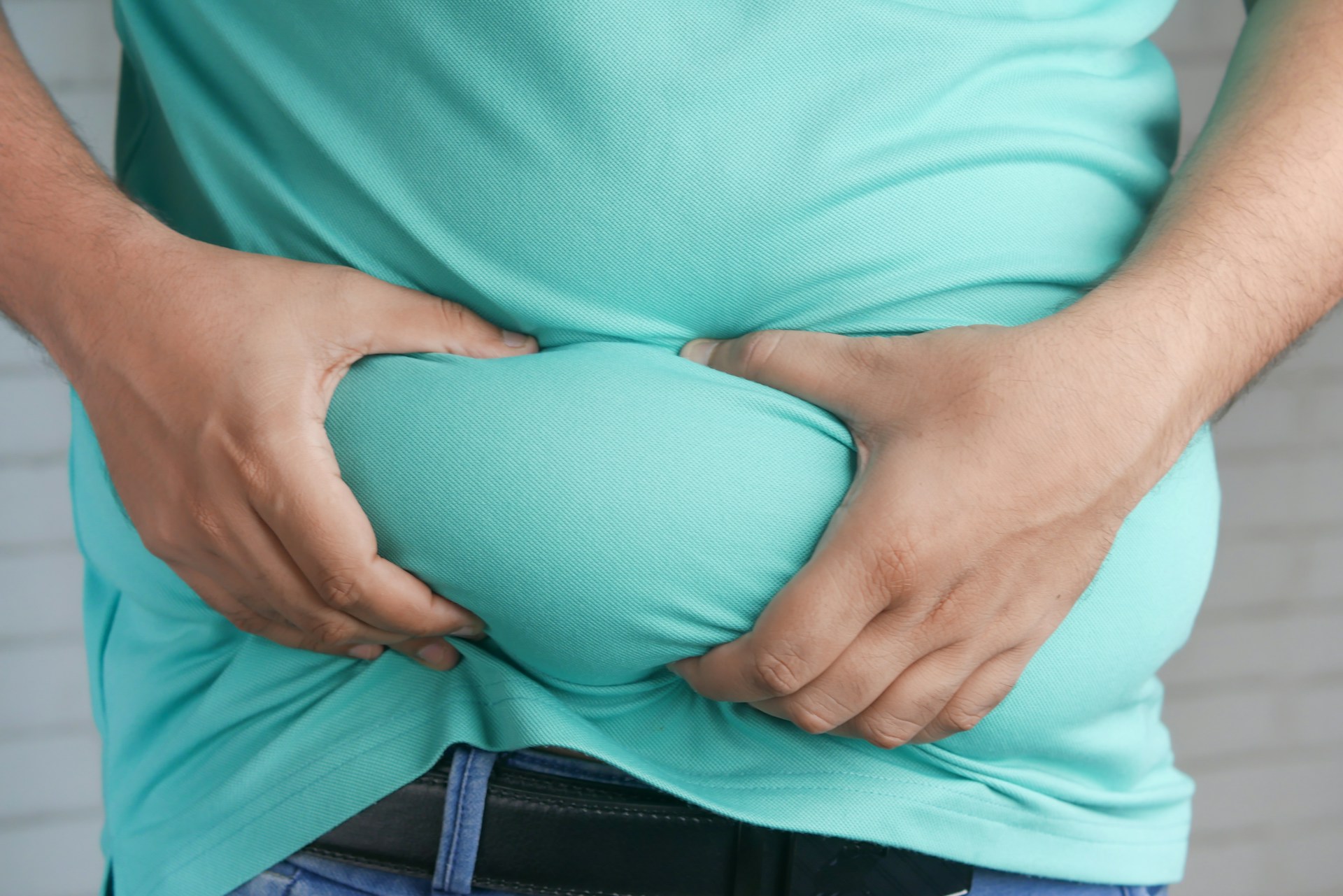 متى تكون جراحات السمنة الحل الأمثل لنزول الوزن؟ طبيب يجيب (أونسبلاش)