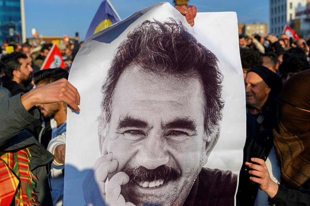 أشار الباحث إلى أن هذه هذا القرار قد يكون دافعه تحقيق المطالب الكردية المتعلقة بالهوية الثقافة والسياسة (أ ف ب)