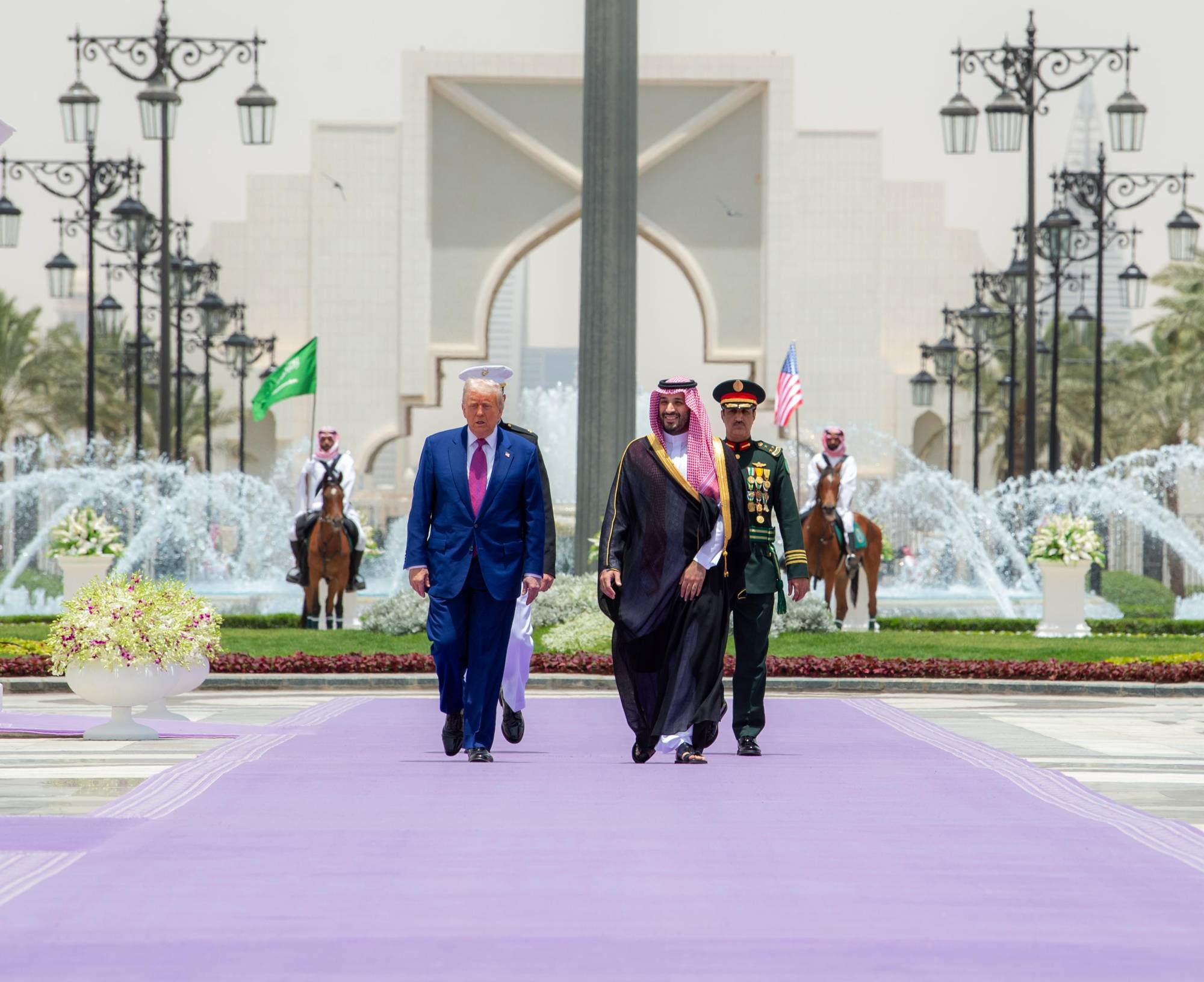 مراسم استقبال رسمية للرئيس الأميركي دونالد ترمب بقصر اليمامة في الرياض (واس)