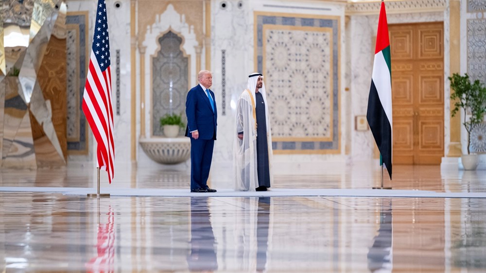 استقبال حافل للرئيس الأمريكي دونالد ترامب من قبل الرئيس الاماراتي الشيخ محمد بن زايد (وام)