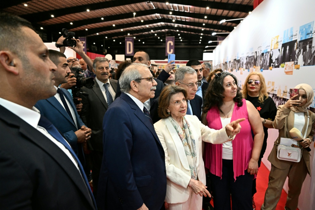    جانب من معرض بيروت العربي الدولي السادس والستين للكتاب في 15 أيار/مايو 2025 (أ ف ب)