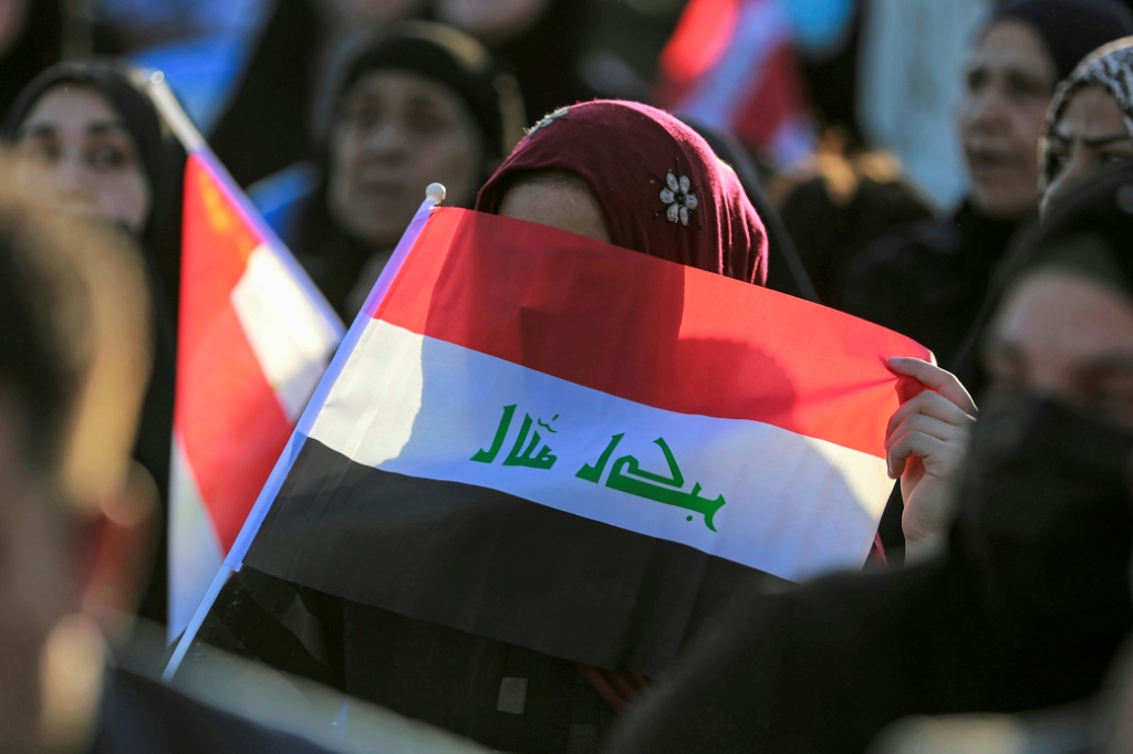 كد حسين أن الحكومة الاتحادية وحكومة إقليم كوردستان تواصلان العمل لجمع المعلومات عن المختطفين والمختطفات الإيزيديين خاصة مع التغيير الذي حصل في سوريا (أ ف ب)