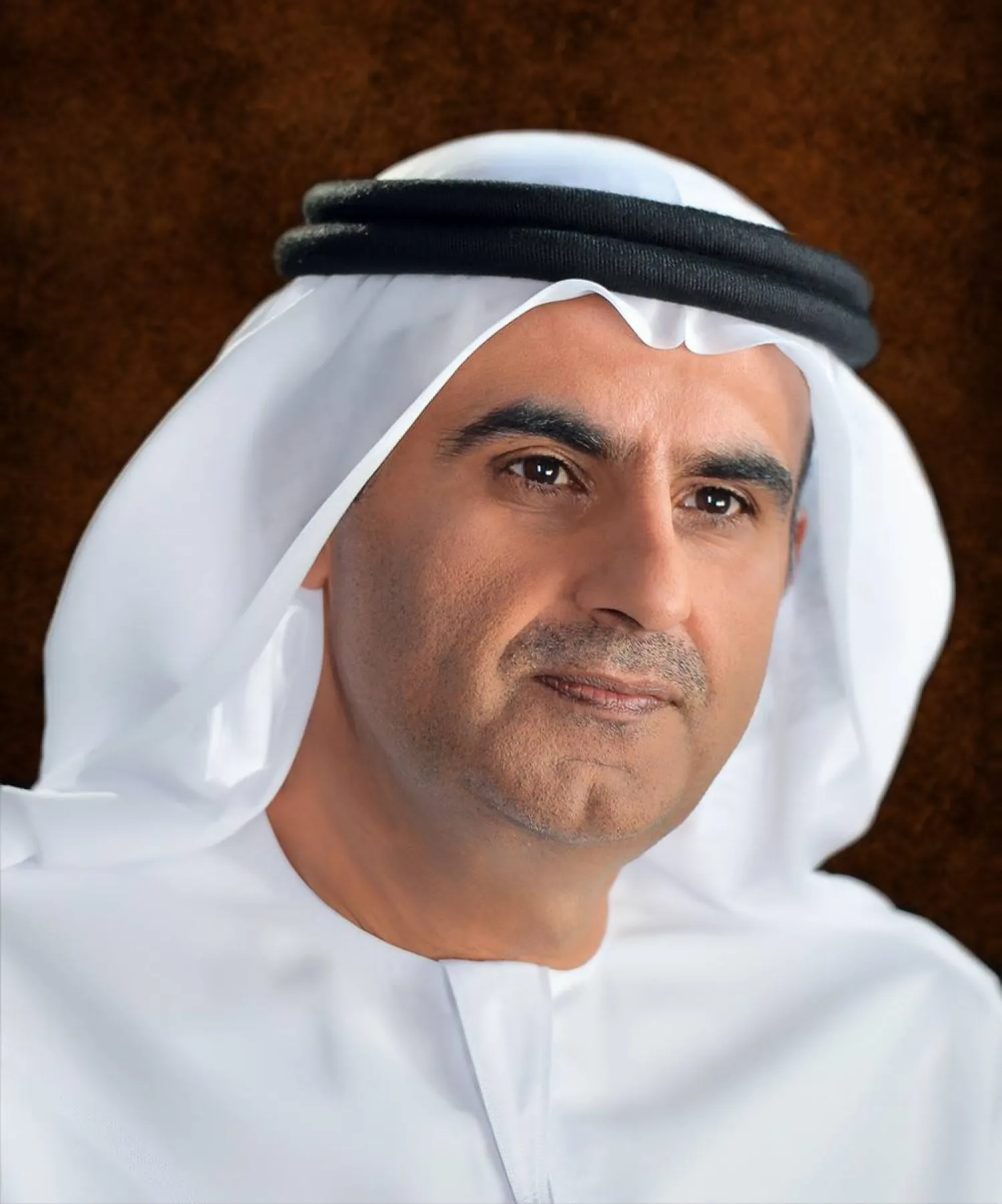 الأكاديمي والناقد الإماراتي علي بن تميم يستخرج من 40 بيتاً لألئ بقيت دفينة لقرون (الشرق الأوسط)