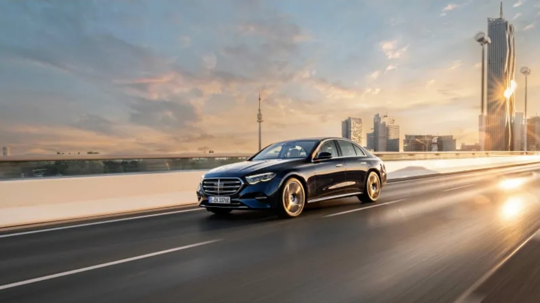سيارة Mercedes E-Class.. السيدة الثانية ذات الرتبة الأولى (الرجل)