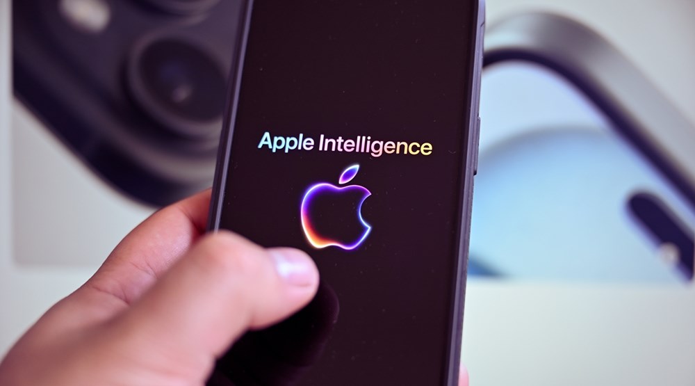 iOS 26 يُشعل حماس عشّاق آيفون: تصميم زجاجي خيالي وذكاء اصطناعي يقلب الموازين! (زهرة الخليج)