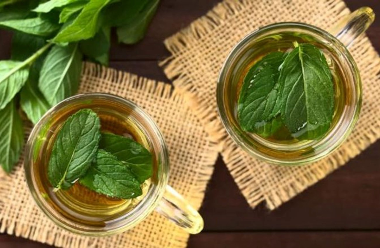 مشروبات طبيعية تساعد على التخلص من انتفاخ البطن (زهرة الخليج)
