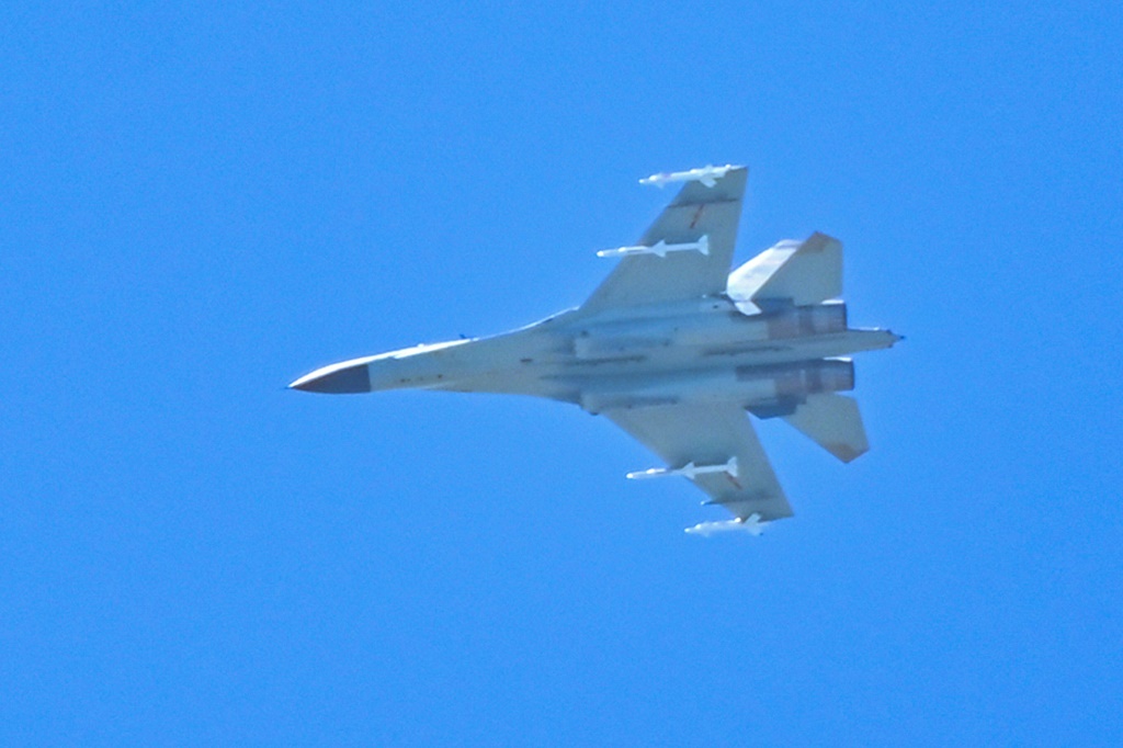ذكر البيان أن طائرتين من طراز F15 تابعتين لكوريا الجنوبية، وست طائرات من طراز F16 تابعة للولايات المتحدة، وطائرتين حربيتين من طراز F2 تابعتين لليابان شاركت في نطاق المناورات (أ ف ب)