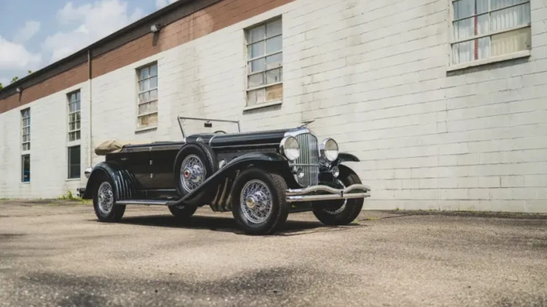 أسطورة Duesenberg Model J النادرة في مزاد مونتيري المرتقب (الرجل)