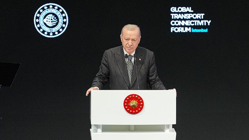 أردوغان: سنحول الإمكانات الجيوسياسية لميزة اقتصادية عبر (طريق التنمية) (الأناضول)