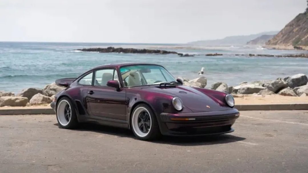 Porsche 911 Reimagined by Singer: عندما يتحوّل التراث إلى فن (الرجل)