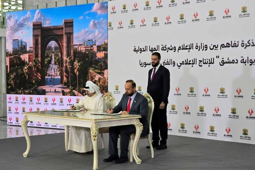 قال وزير الإعلام حمزة المصطفى خلال كلمة له في قصر الشعب إن المشروع "يشكّل أول مدينة إنتاج إعلامي وسينمائي وسياحي متكاملة في سوريا" (أ ف ب)