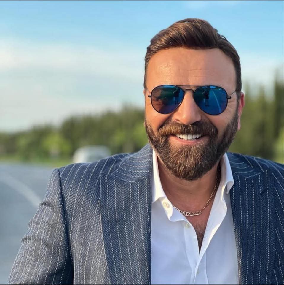 سامر المصري: غادرت سوريا بعد تعرضي لتهديدات من النظام السوري السابق (الصورة من حسابه الرسمي على فيسبوك)