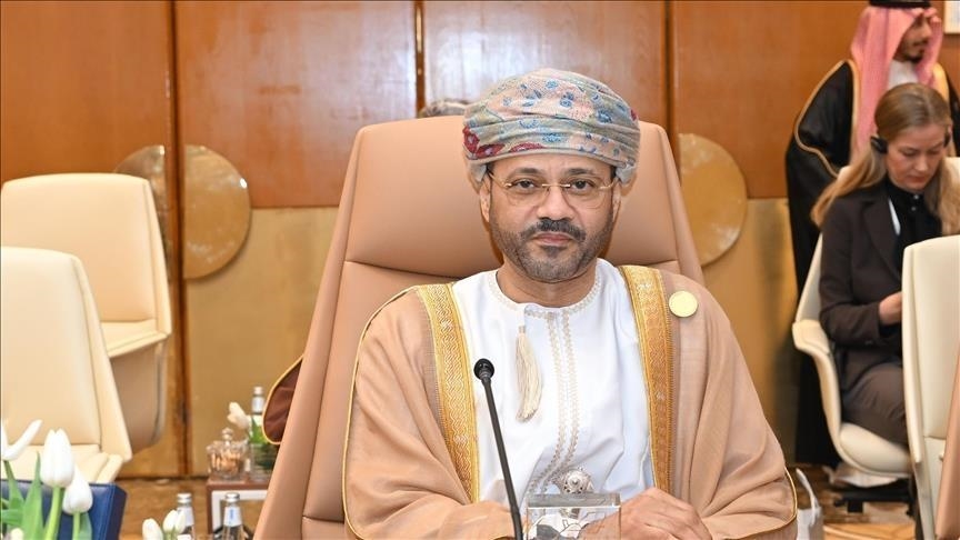وزير الخارجية العماني بدر بن حمد البوسعيدي (الاناضول)