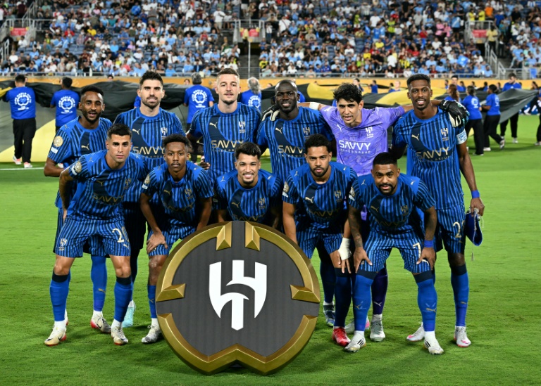 لاعبو الهلال السعودي في مواجهة مانشستر سيتي الإنكليزي ضمن ثمن نهائي مونديال الأندية بكرة القدم. أورلاندو، في 31 حزيران/يونيو 2025 (أ ف ب)