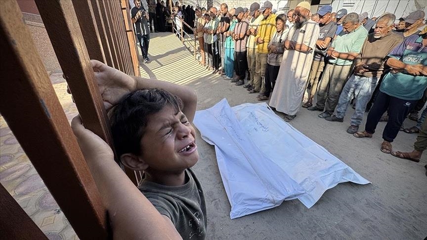 بينهم أطفال وطبيب.. إسرائيل تقتل 47 فلسطينيا بغزة السبت (الأناضول)