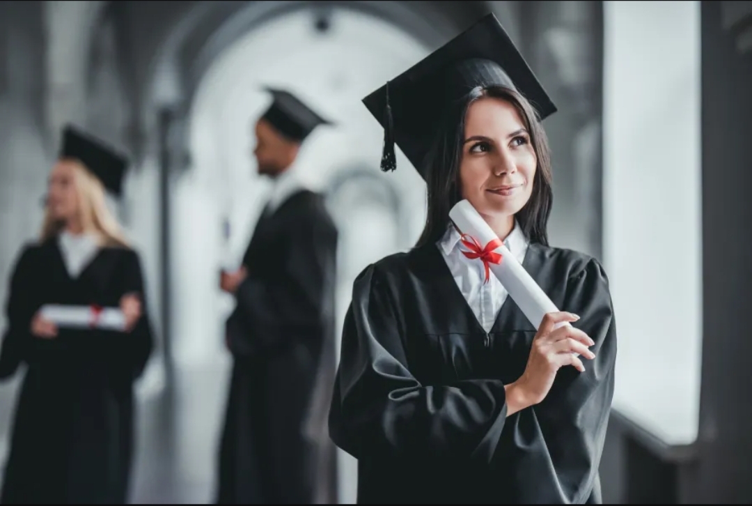 الرد على مبروك النجاح حين تستقبل رسالة تهنئة (سيدتي)