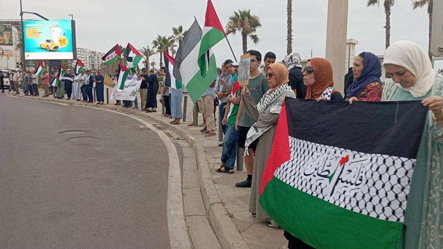 المغرب.. سلسلة بشرية في الدار البيضاء تضامنا مع فلسطين (الأناضول)