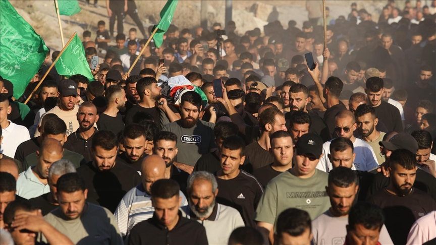 حماس تدعو الفلسطينيين بالضفة إلى (الانتفاض) لردع المستوطنين (الأناضول)