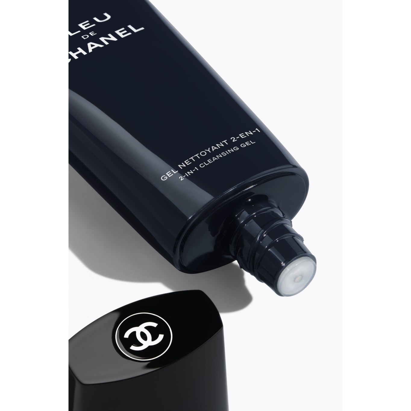 غسول للبشرة ومرطب لحلاقة الذقن بعطر bleu de chanel من شانيل Chanel - المصدر : Chanel