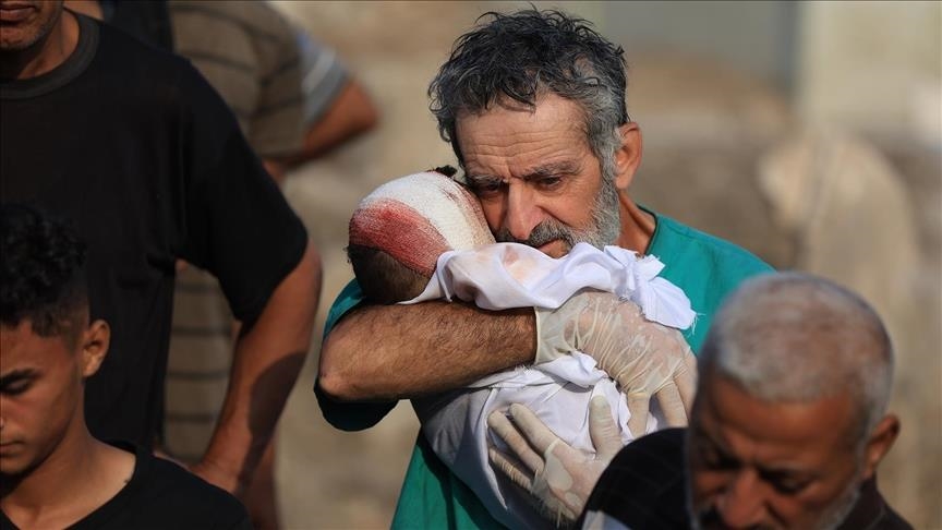 بينهم 10 يجلبون المياه.. إسرائيل تقتل 50 فلسطينيا بغزة الأحد (الأناضول)