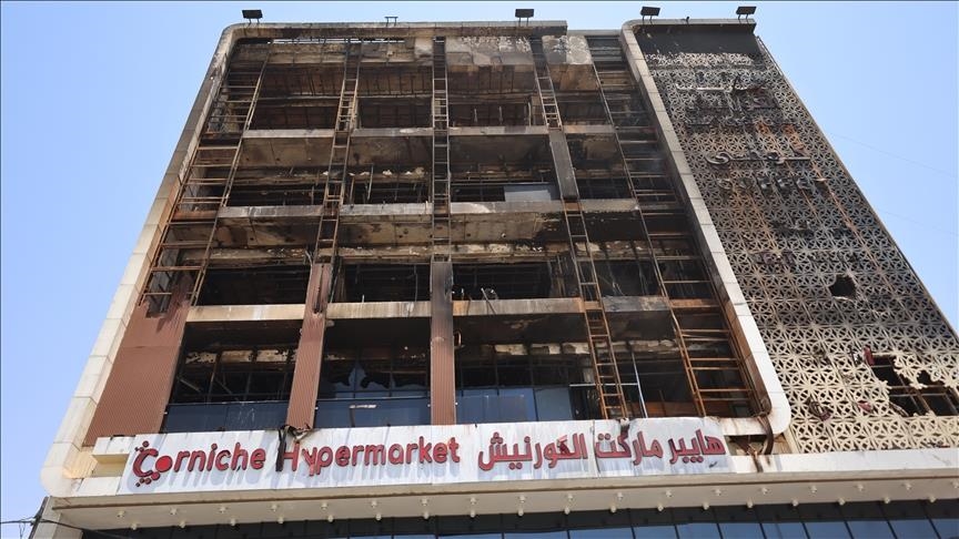 العراق.. 63 قتيلا و40 مصابا حصيلة ضحايا حريق المركز التجاري (الأناضول)