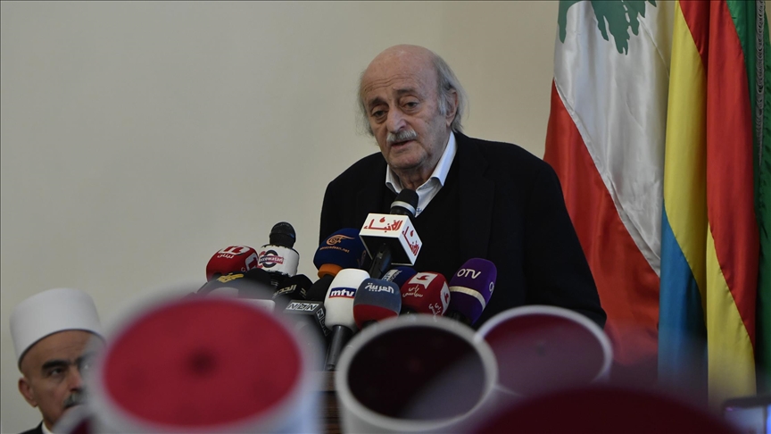 طالب جنبلاط بتشكيل لجنة تحقيق في الأحداث الأخيرة التي تشهدها السويداء، التي أكد أنها "جزء لا يتجزأ من سوريا" (الاناضول)