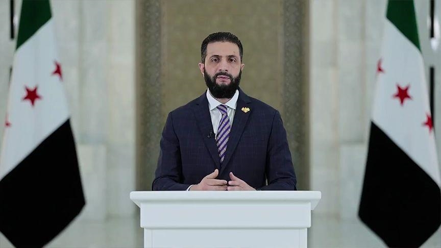 الشرع يدعو عشائر ودروز السويداء لالتزام وقف النار ويرفض مشاريع الانفصال (الأناضول)