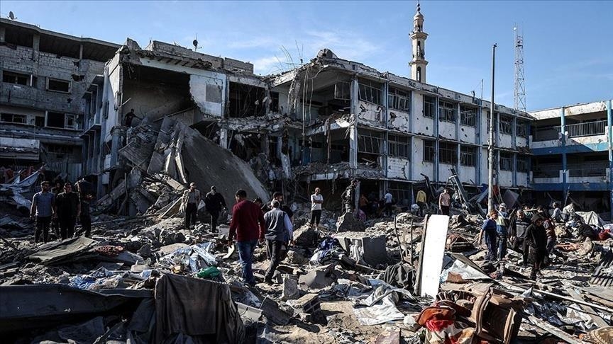 غزة.. إسرائيل تقتل 64 فلسطينيا السبت بينهم 36 من المجوعين (الأناضول)