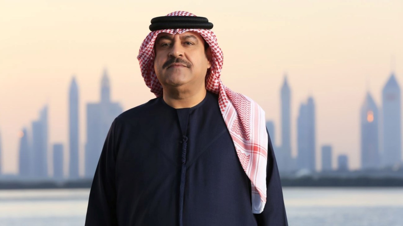 ميحد حمد.. أول صوت إماراتي (يدغدغ) مشاعر العرب (زهرة الخليج)