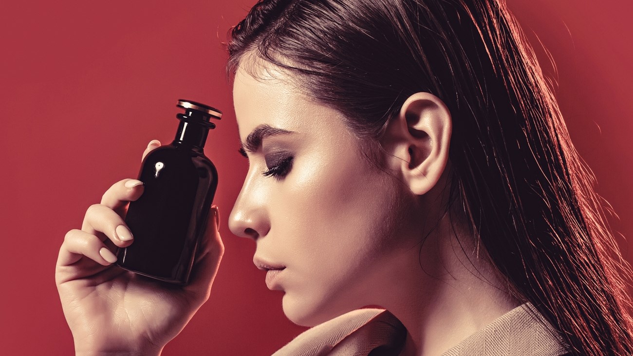 كيف تغير الروائح يومكِ بالكامل؟.. اكتشفي عطركِ الهادئ (زهرة الخليج)