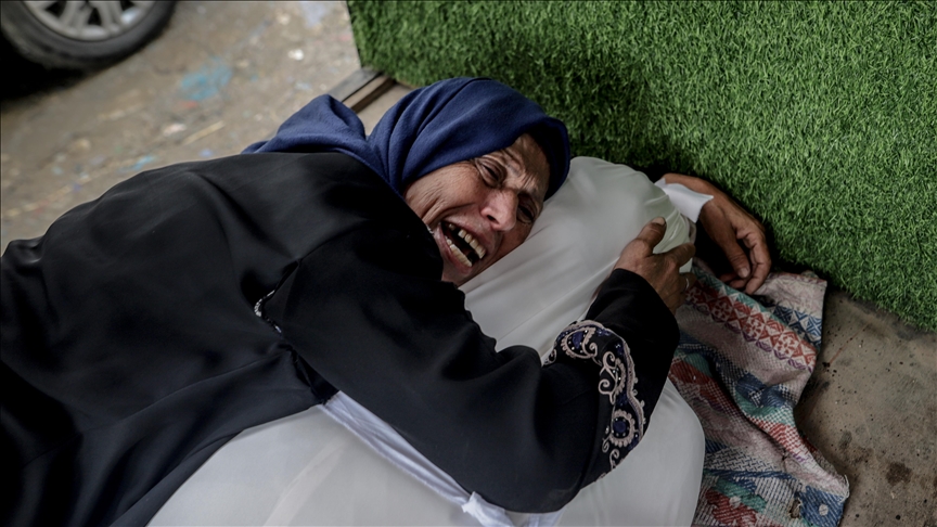 مقتل 10 فلسطينيين بهجمات إسرائيلية على غزة (الأناضول)