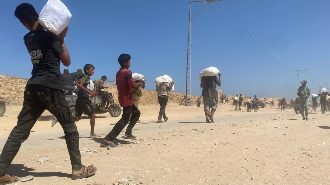 الإمارات تعلن استئناف عمليات الإسقاط الجوي للمساعدات في غزة على الفور (سبوتنيك)