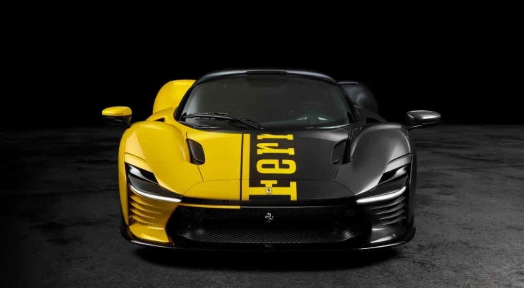 نسخة لا تُشبه غيرها.. Ferrari SP3 Daytona تُجسّد إرث أنزو وتحتفي بالإنسان (الرجل)