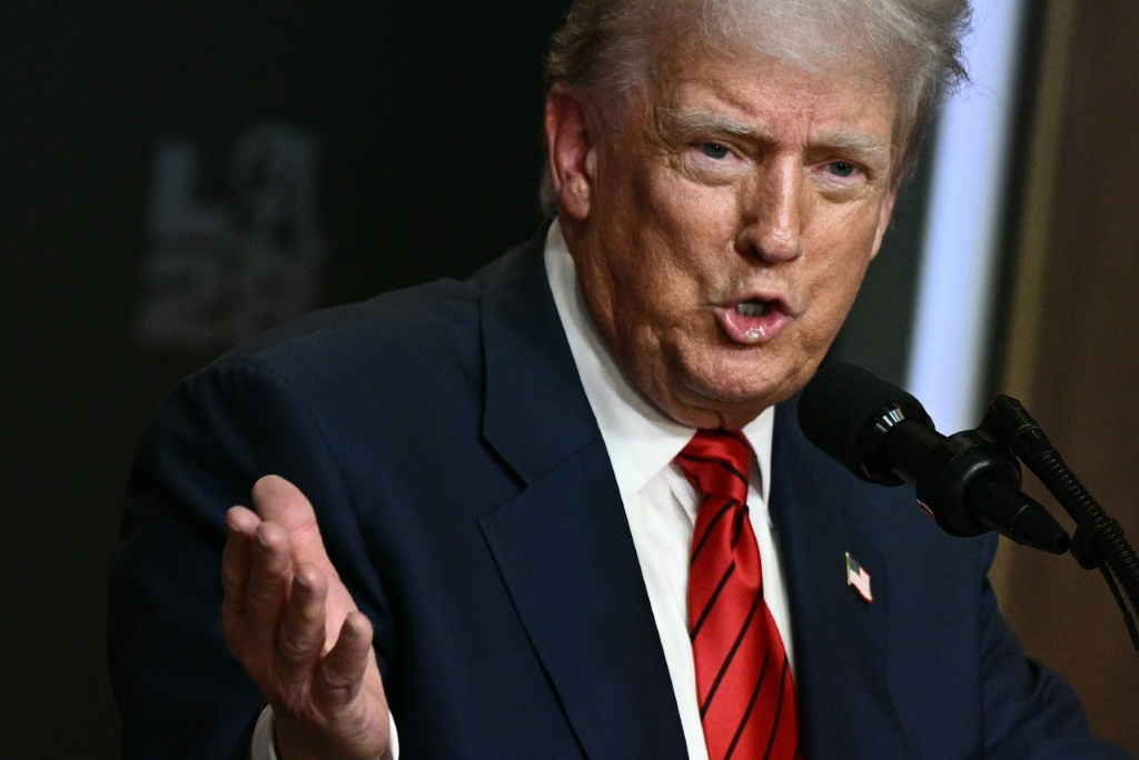 الرئيس الأميركي دونالد ترامب يتحدث في البيت الأبيض في الخامس من آب/أغسطس 2025 (أ ف ب)