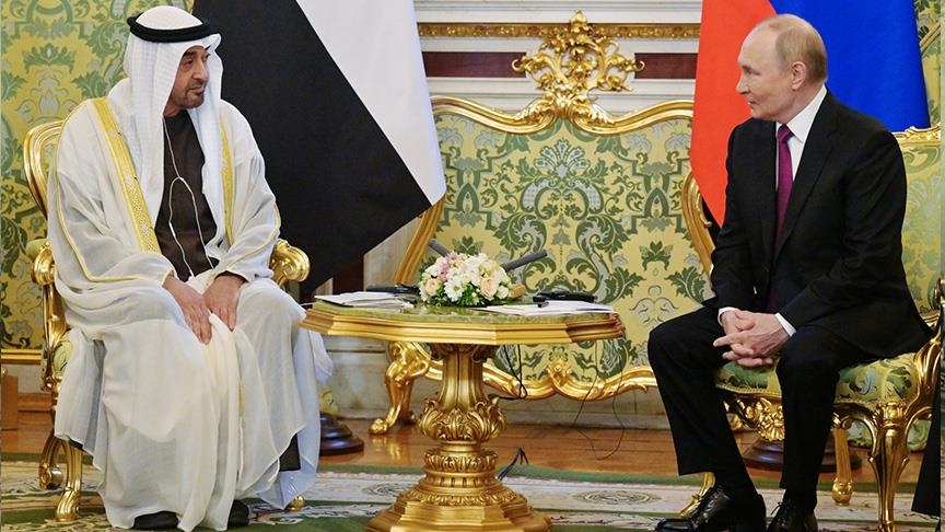 بوتين: الإمارات مكان مناسب للقاء ترامب (الأناضول)