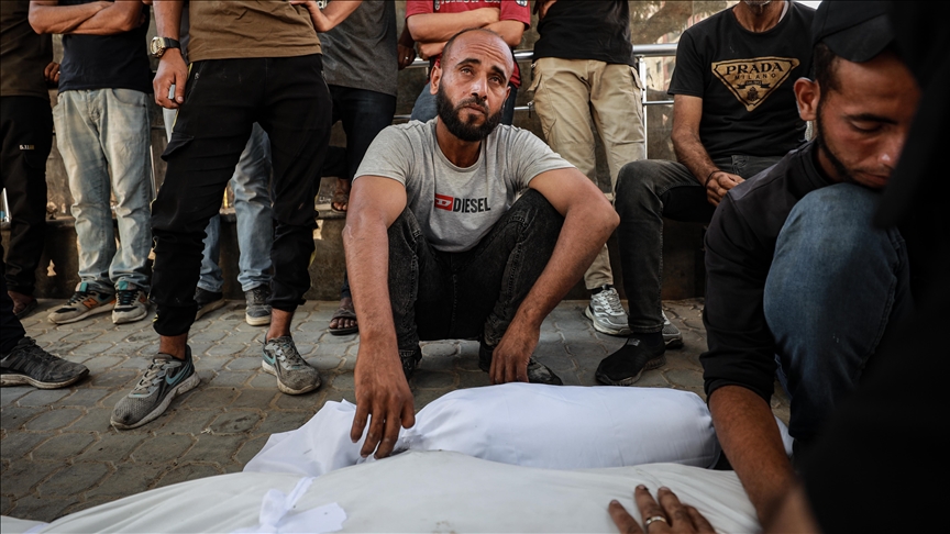 الجيش الإسرائيلي يقتل 24 فلسطينيا بغزة الثلاثاء (الأناضول)