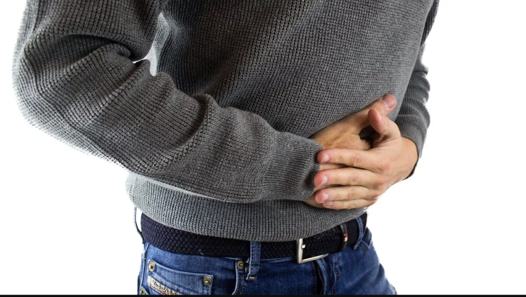 (حرقة المعدة)... 7 حالات تستلزم زيارة الطبيب (أونسبلاش)