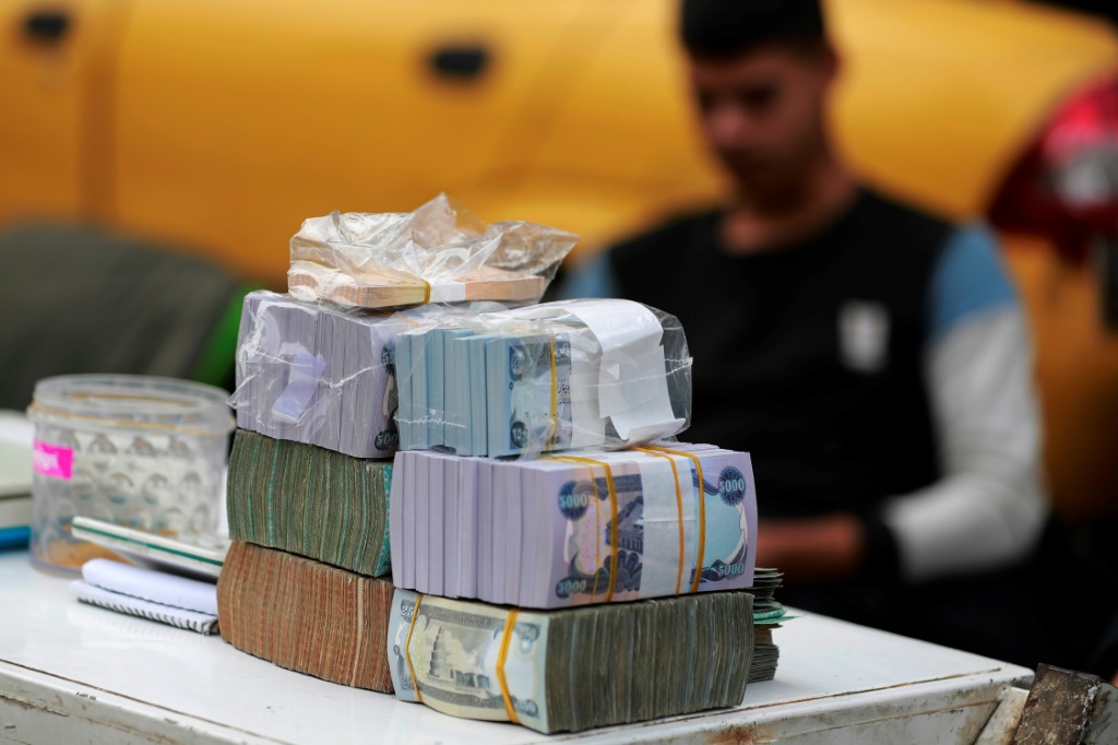 فيما يتعلق بمعدل التضخم الأساسي - الذي يتم احتسابه باستبعاد السلع ذات الأسعار الأكثر تذبذبا مثل الخضروات والفواكه والنفط والغاز– أشار الهنداوي إلى أنه انخفض بنسبة 0.8 بالمئة خلال يوليو الماضي مقارنة بالشهر نفسه من عام 2024 (أ ف ب)