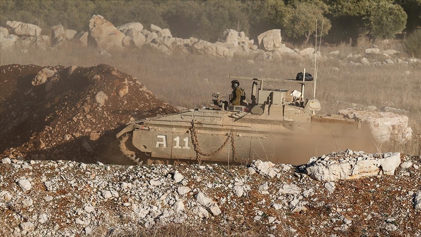 الجيش الإسرائيلي يتوغل بالقنيطرة جنوب سوريا ويعتقل شابا (الأناضول)