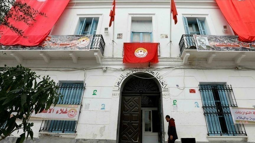 المعارضة التونسية والأزمة النقابية.. أي مقاربات وحلول؟ (الأناضول)