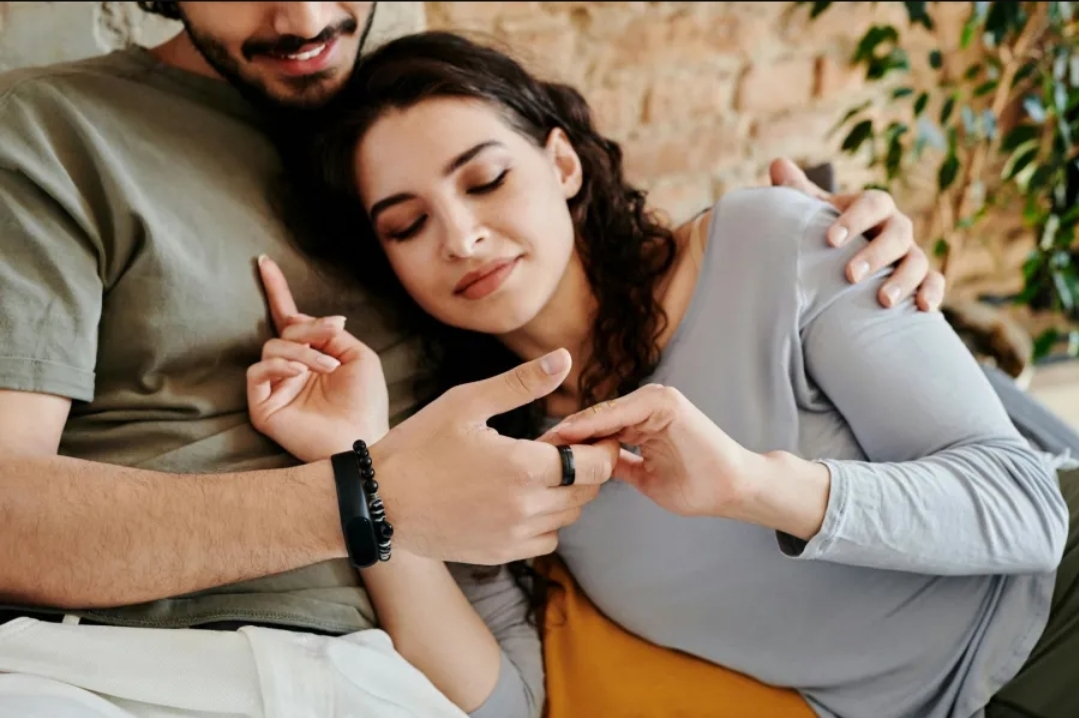 7 طرق رائعة للتعبير عن الحب للزوج من دون كلام (سيدتي)