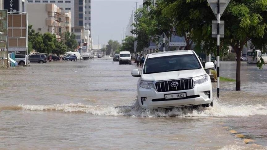 بينها جريان سيول.. مناطق في السعودية تواجه طقسا غير مستقر (الأناضول)