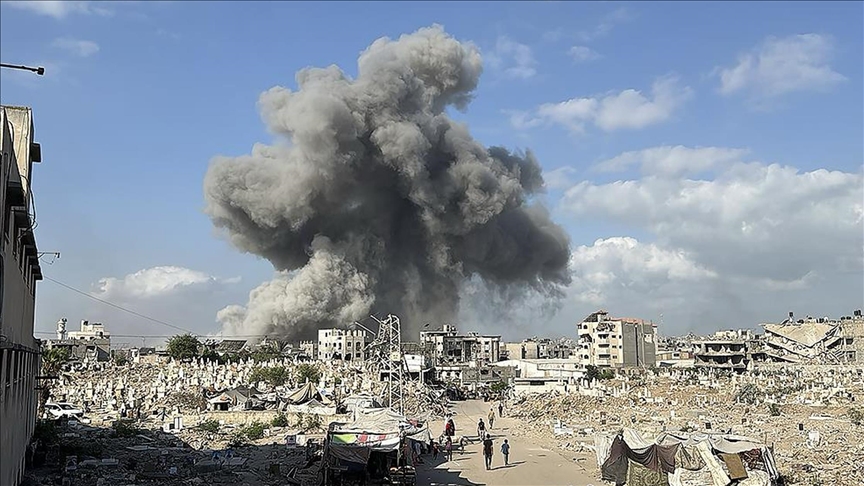 الجيش الإسرائيلي يقتل 32 فلسطينيا بقطاع غزة وينسف منازل (الأناضول)