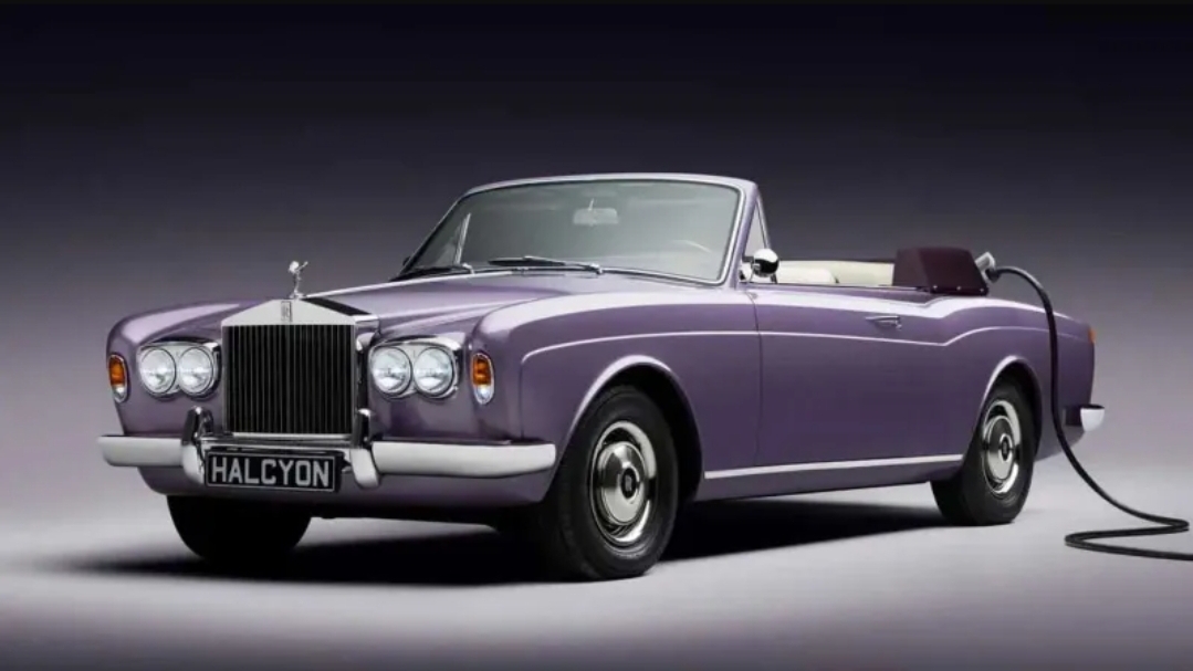 Rolls-Royce Corniche تعود للحياة بنسخة كهربائية فاخرة ومبتكرة (الرجل)
