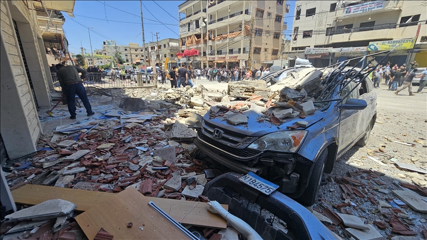مسيرة إسرائيلية تستهدف سيارة في جبل لبنان (الأناضول)